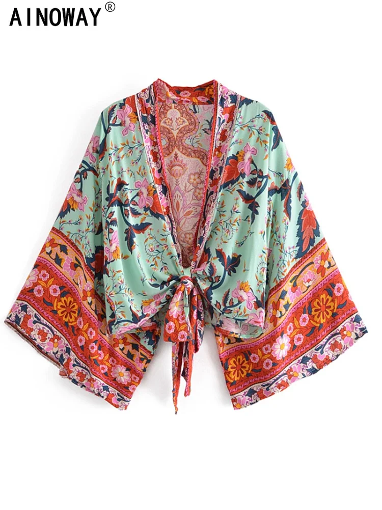 Bild von Boho-Floral-Kimono für den Strand – Sommerliche Damenmode