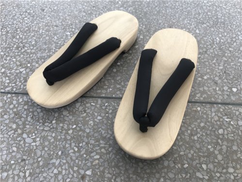 Immagine di Pantofole Geta Anime Demon Slayer - Stile Giapponese per Cosplay