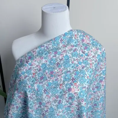 Image de Tissu Floral Vintage 100% Coton - 148x50 cm