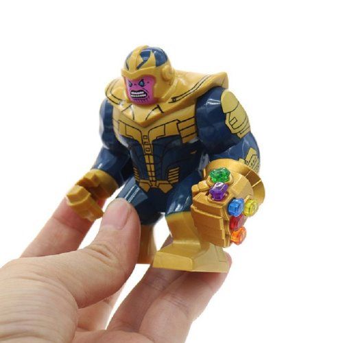 Bild von Marvel Mini-Bausteine Spielzeug Set mit Superhelden Figuren – Thanos, Hulk & Co. – Bauspielzeug für Kinder zum Geburtstag oder als Geschenk