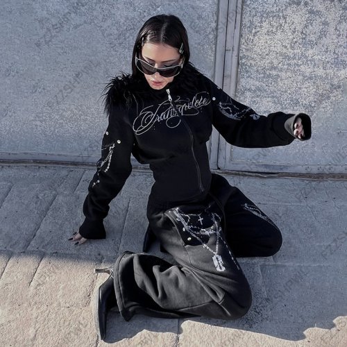 Immagine di Hip Hop Streetwear Colletto in pelliccia sintetica scura Y2K Felpa con cappuccio con zip Harajuku Stampa grafica Abiti punk Felpa con cappuccio con cerniera Rock Goth