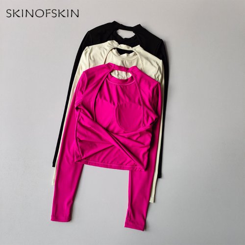 Zdjęcie Seksowny Top Sportowy z Tyłu – Nowa Moda na Jesień i Zimę