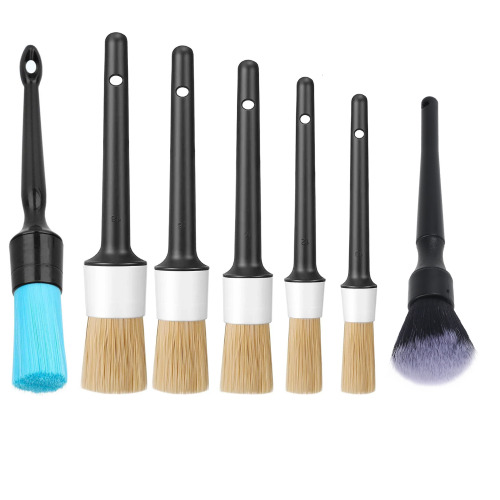 Bild von Komplettes Auto-Detailing-Set mit Spezialpinseln, Schwämmen, Handtüchern und Reinigungsutensilien für Lüftungsschlitze, Felgen und alle Oberflächen – perfekt für gründliche Autopflege und sauberes Fahrzeug