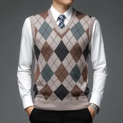 Image de Pull Col V Argyle Tricot Homme - Style Décontracté & Chic