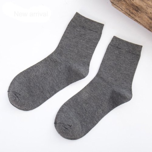 Gris oscuro