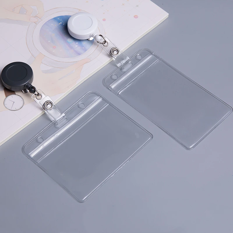 Imagen de Portatarjetas Transparente con Correa para el Cuello, Clip Retráctil y Funda de Identificación para Empleados