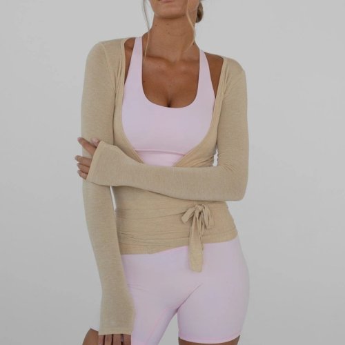 Imagen de Camiseta de Yoga para Mujer con Cuello en V Profundo