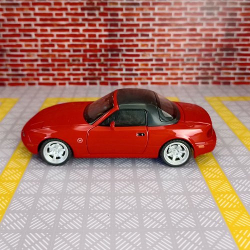Afbeelding van 1:32 Mazda MX5 Supercar Legering Gegoten Speelgoedautomodel Geluid en Licht Trek Speelgoed Collectibles Verjaardagscadeau