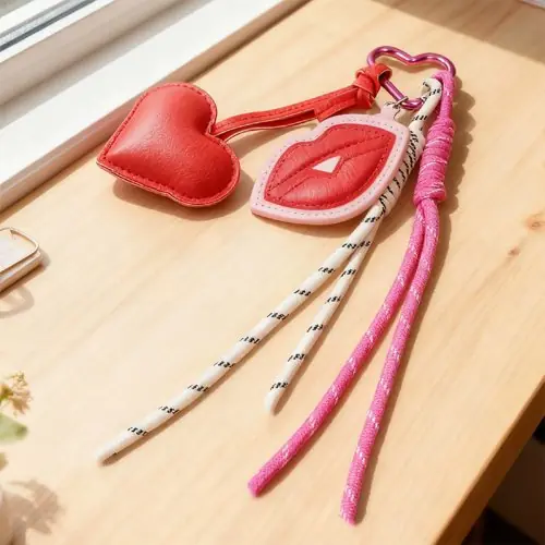 Image de Porte-clés Coeur Arc-en-Ciel Mignon - Accessoire de Mode pour Sac