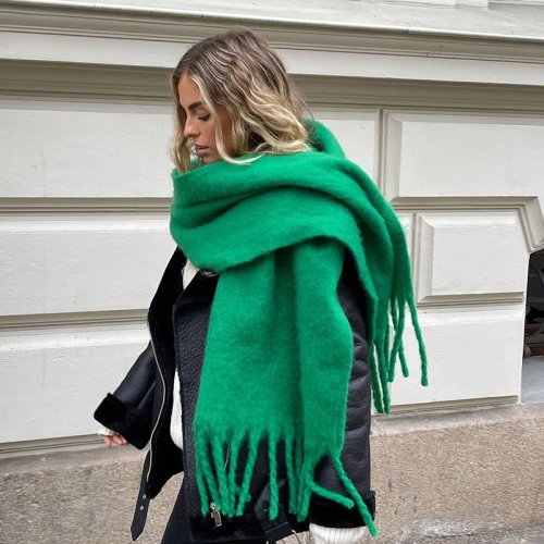 Afbeelding van Stijlvolle Regenboog Kleuren Plaid Sjaal voor Vrouwen – Luxe Kasjmier Look, Dikker Warme Halsdoek met Kwastjes, Modeaccessoire 2023