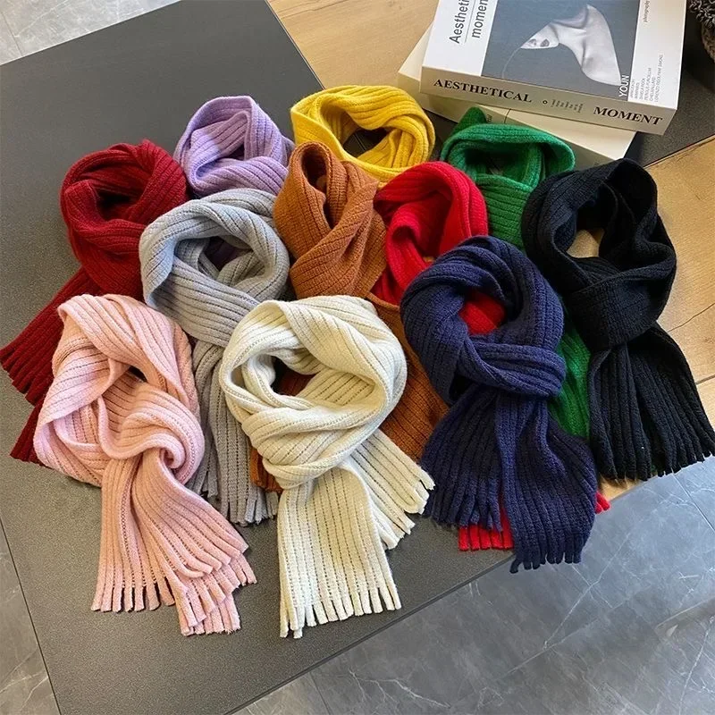 Immagine di Sciarpa per Bambini in Stile Retro Occidentale – Piccola Sciarpa Bavaglino a Righe o Tinta Unità con Nappe, Versatile per Ragazzi e Ragazze