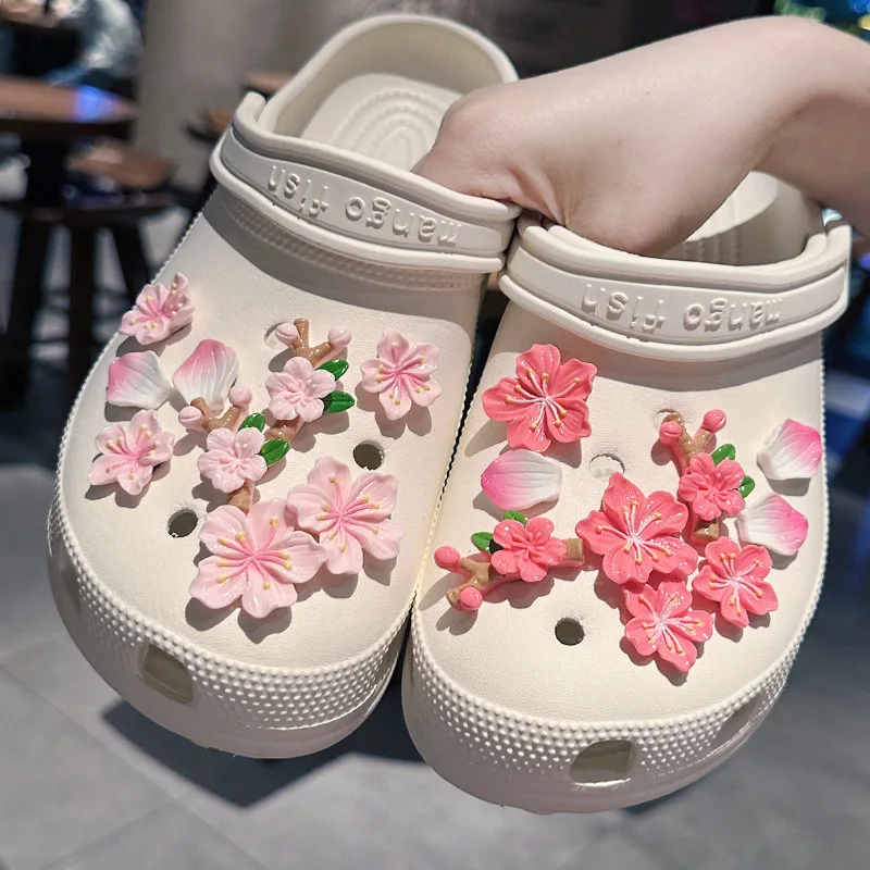 Afbeelding van Sakura Schoenbedels Set met Kleurrijke Bloemen – DIY Afneembare Gesp voor Creatieve Schoendecoratie