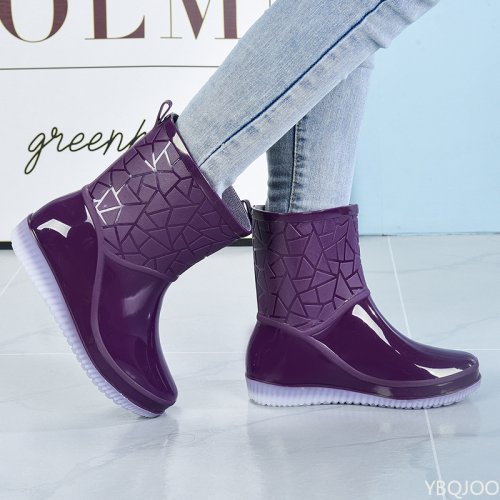 Immagine di Quattro stagioni Jelly antiscivolo moda spessa nuove scarpe impermeabili per le donne indossano stivali da pioggia a tubo corto resistenti all'usura 2026