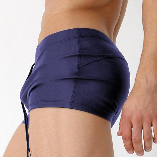 Bild von Atmungsaktiver Schnelltrocknender Badeanzug für Männer – Sexy Strandshorts mit Sportdesign für Surfen, Schwimmen und Freizeit