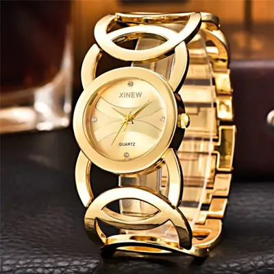 Image de Montre Femme Dorée Luxe - Élégante & Tendance 2024