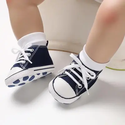 Image de Chaussures de bébé douces et anti-dérapantes