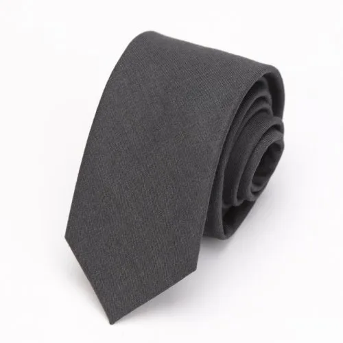 Gris oscuro