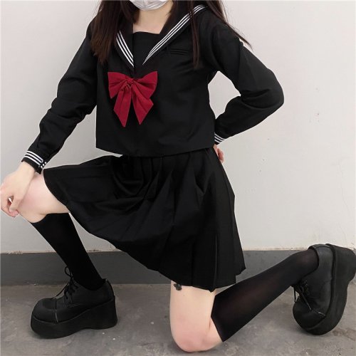 Bild von Japanische Schuluniform für Mädchen – Eleganter JK-Anzug mit roter Krawatte