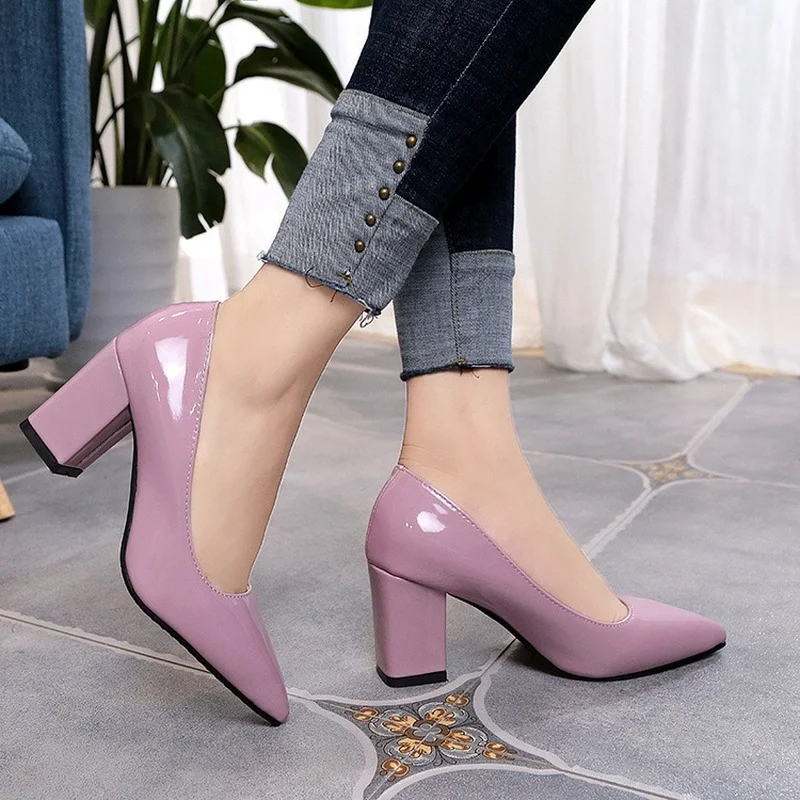 Zdjęcie Eleganckie Spiczaste Buty Damskie na Grubym Obcasie – Modne Buty na Wysokim Obcasie Plus Size 43, Idealne dla Kobiet w 2024 Roku