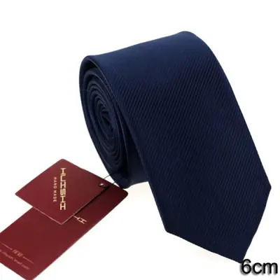 Image de Cravate Homme Bleu Foncé - Élégante & Imperméable