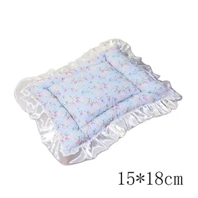 Image de Lit de Poupée avec Rangement & Tapis Spatial - Accessoire Labubu