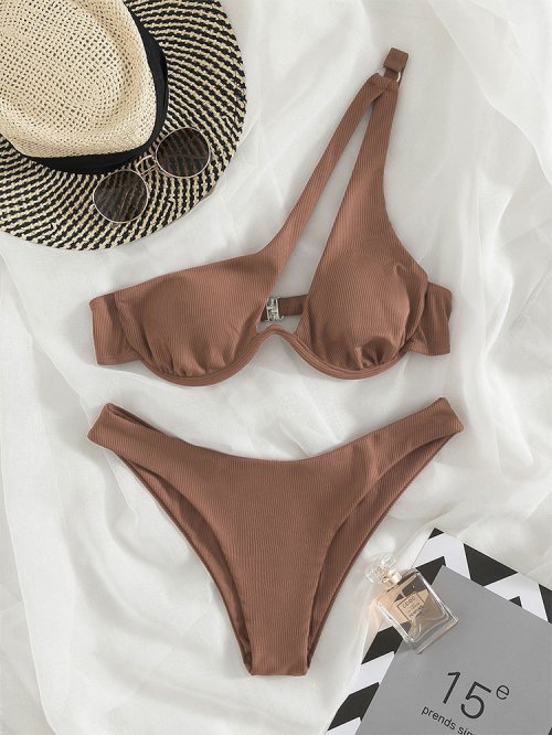 Imagen de Bikinis Sexys 2023: Estilo y Elegancia en la Playa