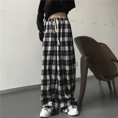 Pantaloni Sportivi da Donna Oversize in Tessuto Scozzese Nero, Stile Casual e Moderno con Tasche in Vita, Elastici e Larghi, Perfetti per uno Stile Hip Hop Unisex, Ideali per Studenti