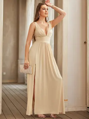 Image de Robe de Demoiselle d'Honneur Maxi Fendue - Élégance & Style