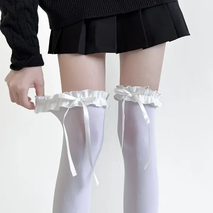 Image de Bas Lolita Dentelle Kawaii - Style Japonais Sur le Genou