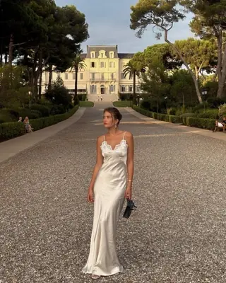 Image de Robe Fausse Fourrure Sans Bretelles - Élégante & Sexy