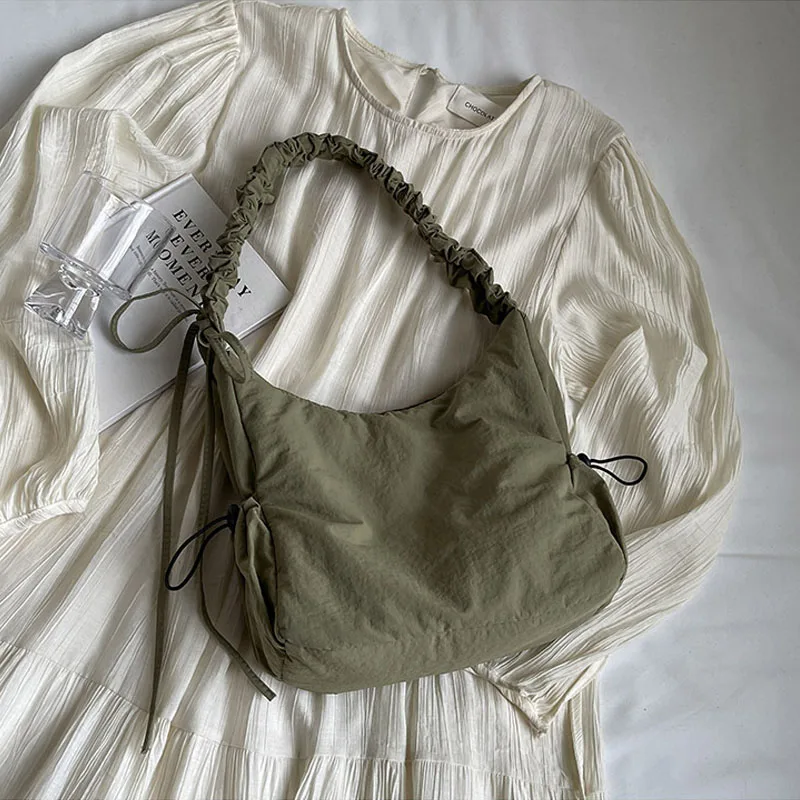 Image de Sac à Main Tendance Y2K - Petit Format Souple & Chic