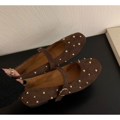 Imagen de Zapatos Mary Jane de Verano para Mujer, Modelo Clásico Retro con Suela Suave y Detalles de Remaches, Fabricados en Gamuza Marrón, Cómodos y Informales