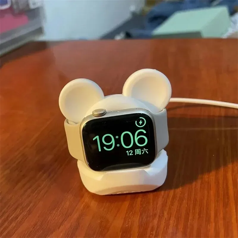 Bild von Univerelle Apple Watch Ladestation mit Desktop-Halterung – Kompatibel mit Apple Watch Series 1 bis 9, SE, 7, 6, 5, 4, 3 – Praktische und Stabile Ladehalterung für Zuhause und Büro
