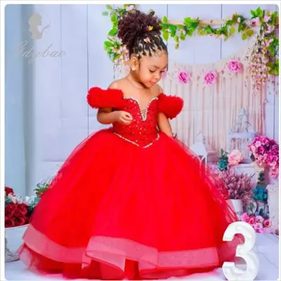 Image de Robe Princesse Bouffante avec Paillettes et Dentelle