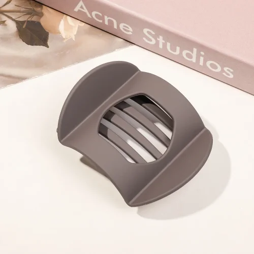 L-mate oscuro café
