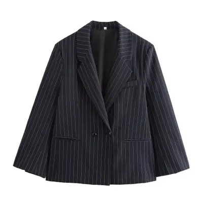 Image de Veste Blazer Oversize Rayée pour Femme - Tendance Automne-Hiver 2025