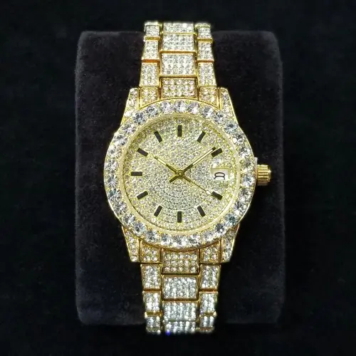 Image de Montre Femme Élégante en Diamant - Argent & Acier Inoxydable