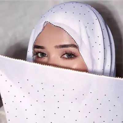 Image de Hijab Long Strass Élégant en Mousseline de Soie