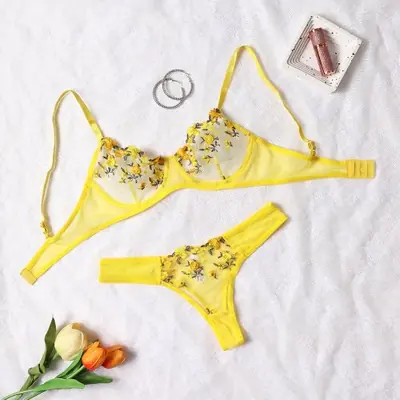 Image de Lingerie Transparente Élégante 2 Pièces - String & Soutien-Gorge Push-Up