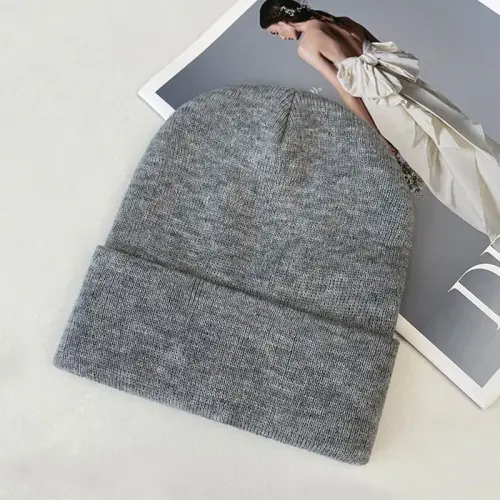Image de Bonnet Tricoté Unisexe - Chaud & Élégant