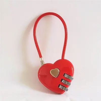 Image de Serrure à Combinaison Coeur - Sécurité & Style pour Vos Bagages