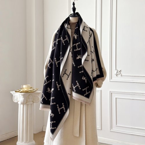 Bild von Eleganter Damen-Winterschal aus echtem Kaschmir mit Vintage-Blumenmuster im Ölgemälde-Stil – Pashmina Schal, dicker Wickelschal und Poncho in einer