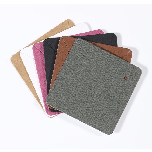 Afbeelding van 50 stuks kraftpapier displaykaarten 5x5 cm – Natuurlijke verpakking voor oorbellen, kettingen en sieraden