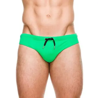 Image de Maillot de Bain Homme Triangulaire Tendance 2025
