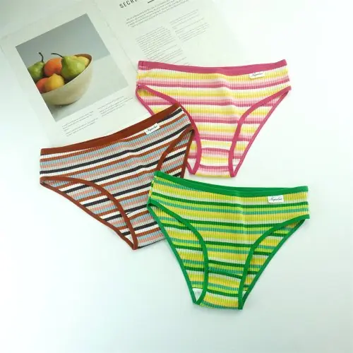 Image de Slips Femme Arc-en-Ciel - Confort & Style