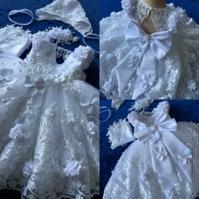 Image de Robe de Baptême Dentelle Blanche avec Bonnet - Tenue Fête Enfant