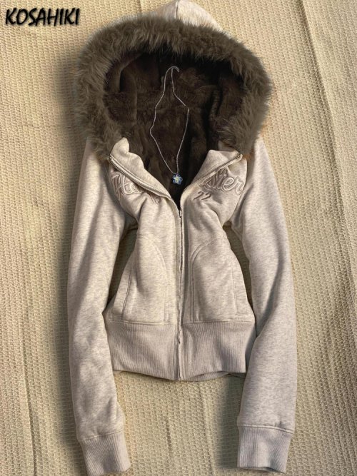 Bild von Y2K Vintage Pelz Patchwork Hoodie – Grunge Streetwear für Damen