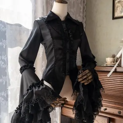 Image de Blouse Lolita Gothique Dentelle Manches Longues