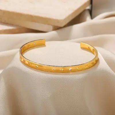 Image de Bracelet Manchette Or - Élégant & Raffiné