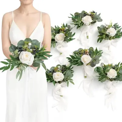 Image de Bouquet de Demoiselle d'Honneur Blanc - Fait Main